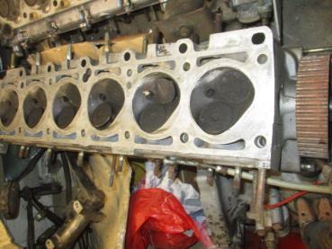 BMW 524td E28 Zylinderkopf mit Anrissen