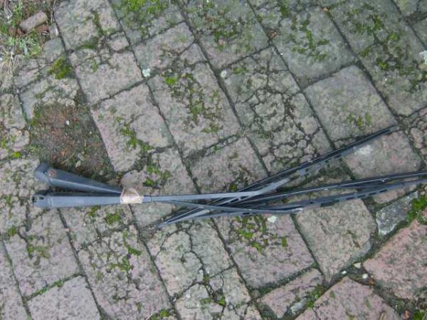 Scheibenwischerarme +Wischer Links/Rechts 518-M5 E28