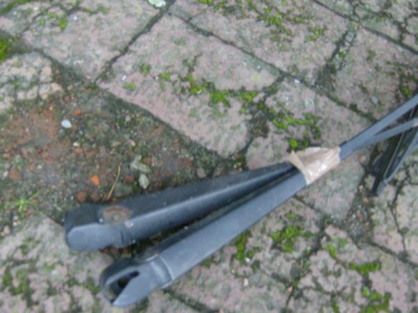 Scheibenwischerarme +Wischer Links/Rechts 518-M5 E28