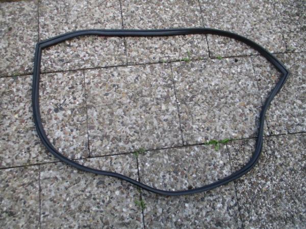 BMW 5er Reihe E12 E28 Frontscheiben Dichtung NOS