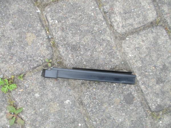 BMW Original 518-M5 E28 Wasserablauf Tür hinten links
